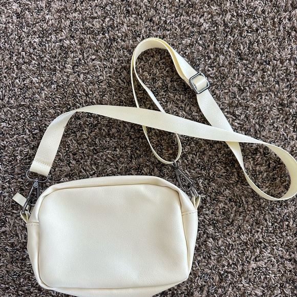 Carry Underwood CALIA Women's Essentials Crossbody Bag - light yellow - Picture 2 of 4